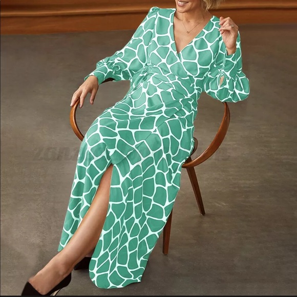 Bell Sleeved, Giraffe Print, Wrap Dress - Picture 8 of 15